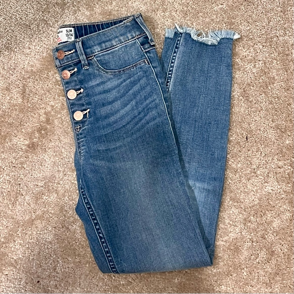 NWOT Abercrombie Kids High-Rise Ankle Jeans
